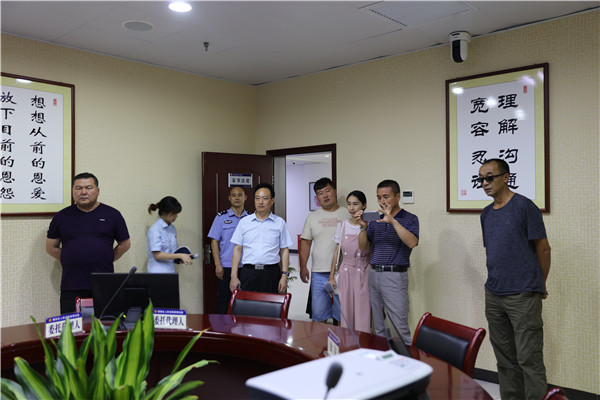 参观家事审判区.JPG
