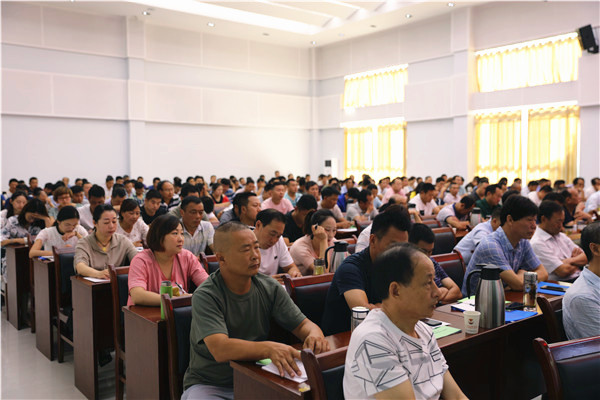 230名人民调解员参加培训.JPG