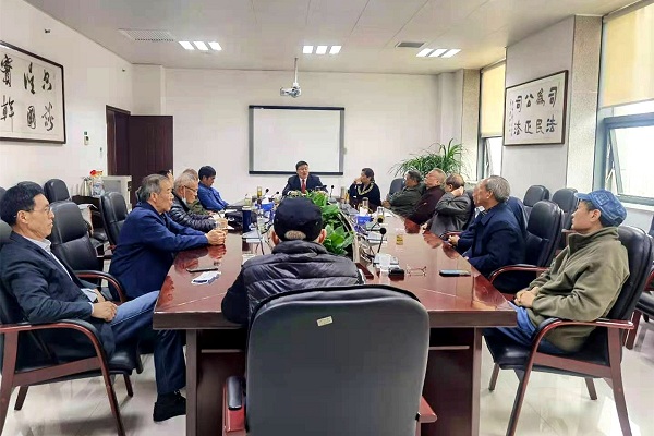 座谈会.jpg